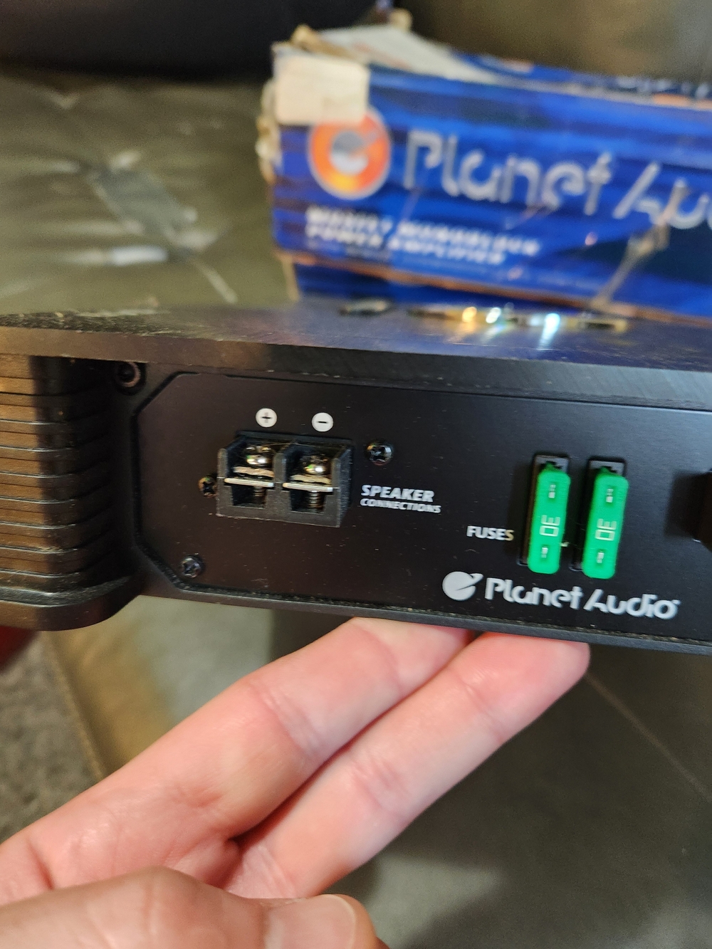 Planet Audio 2500W Car Amplifier in Black and Blue - Picture 12 of 12